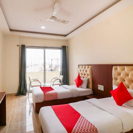 Hotel Oyo Flagship 69860 Mastana Palace Varanasi Exterior foto