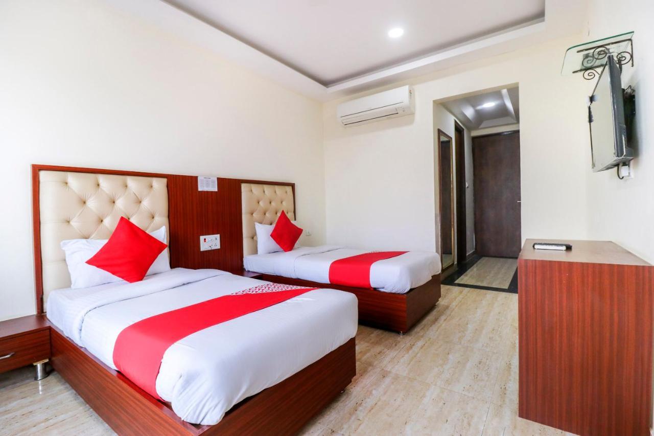 Hotel Oyo Flagship 69860 Mastana Palace Varanasi Exterior foto