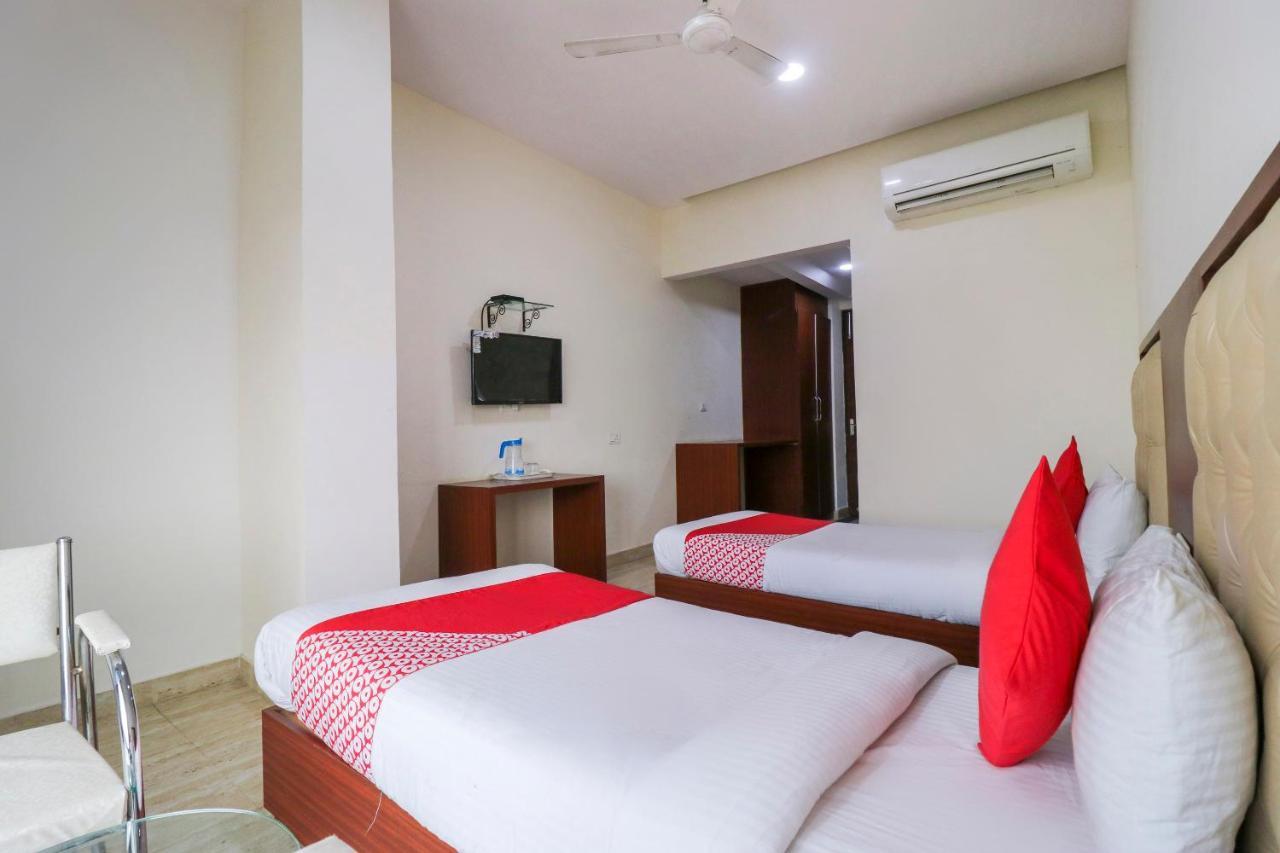 Hotel Oyo Flagship 69860 Mastana Palace Varanasi Exterior foto