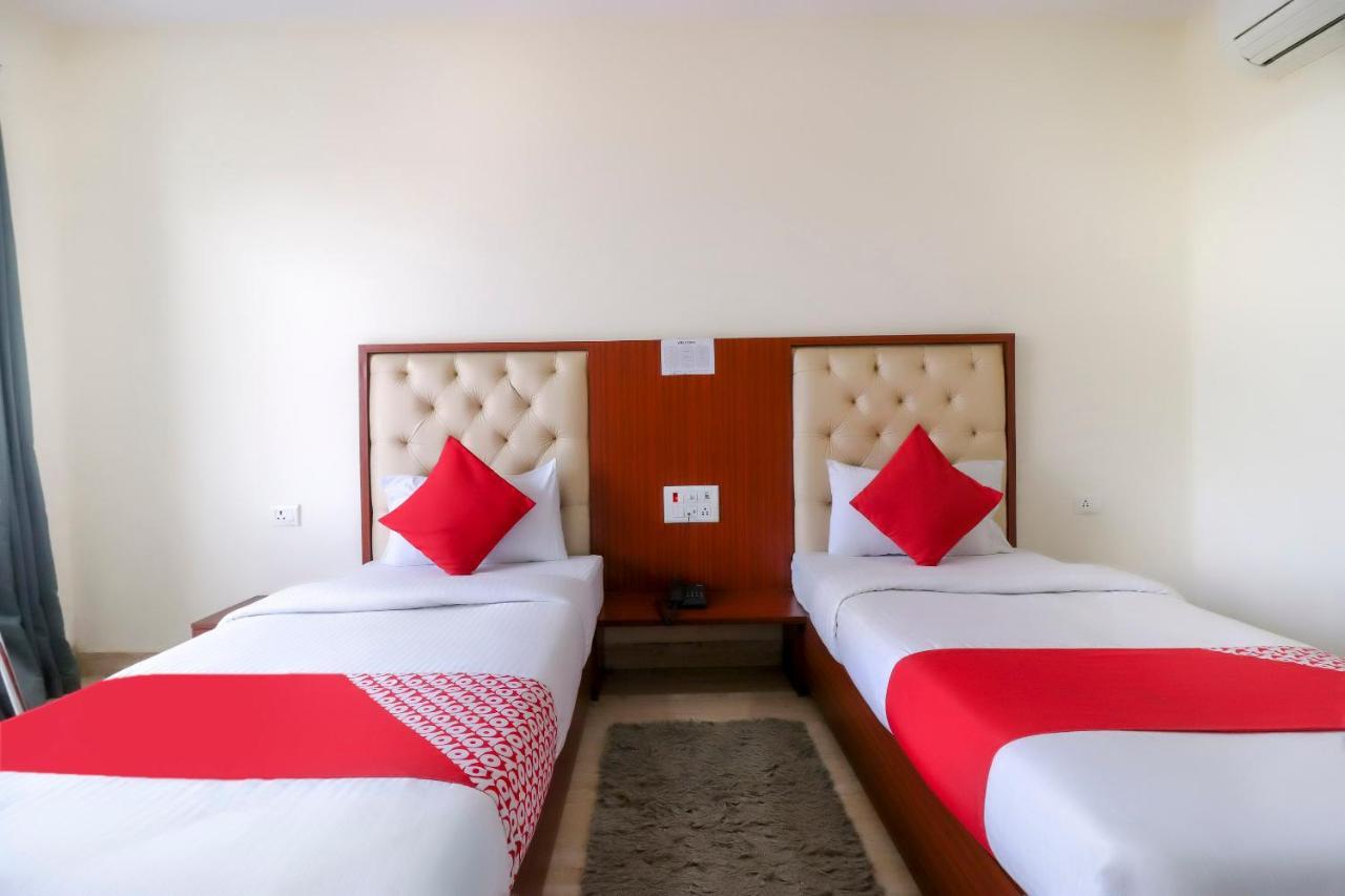 Hotel Oyo Flagship 69860 Mastana Palace Varanasi Exterior foto