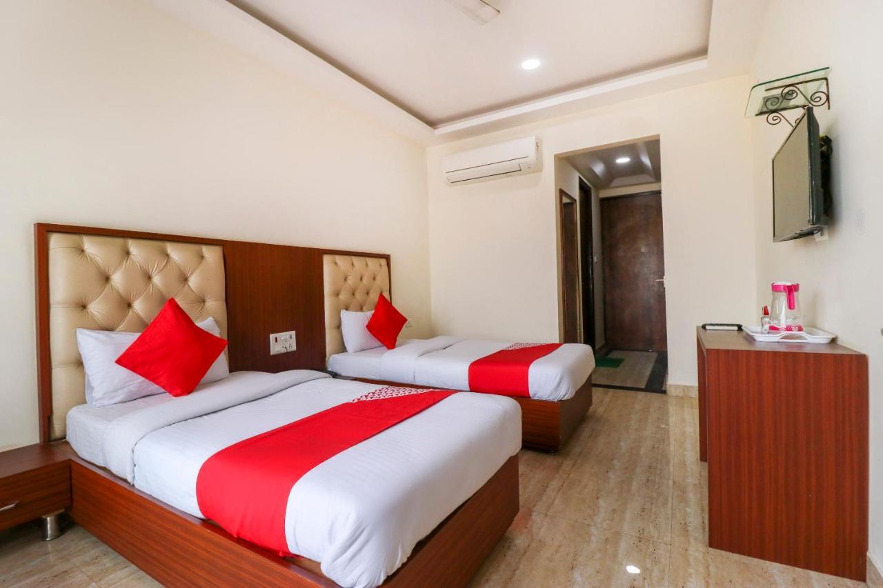 Hotel Oyo Flagship 69860 Mastana Palace Varanasi Exterior foto
