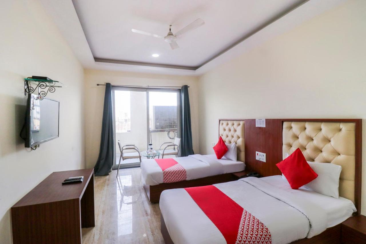 Hotel Oyo Flagship 69860 Mastana Palace Varanasi Exterior foto