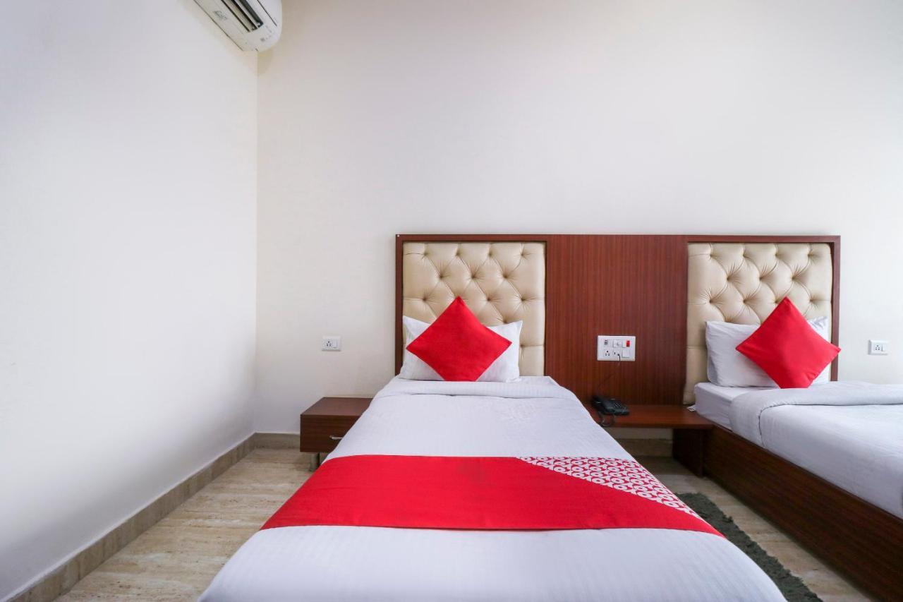 Hotel Oyo Flagship 69860 Mastana Palace Varanasi Exterior foto